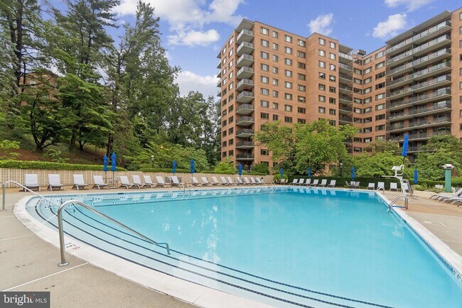 Building Photo - 4201 Cathedral Ave NW