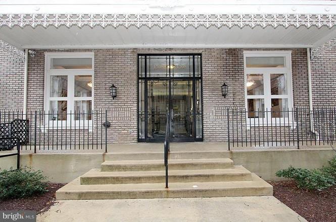 Stunning, renovated duplex condo - 1308 Clifton St NW