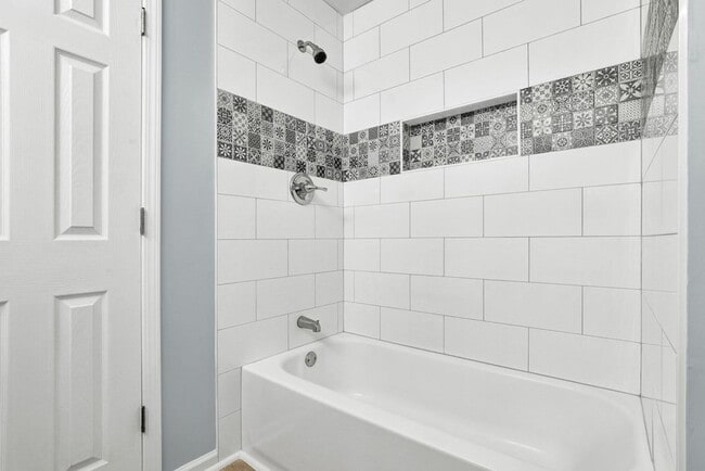 Building Photo - 1402 Old Folkstone Rd., Unit 2