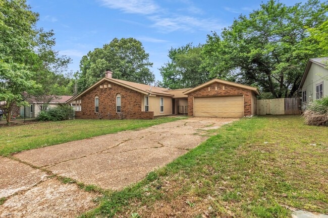 Building Photo - 1816 Rapier Dr