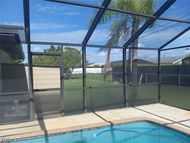 Building Photo - 1106 SE 21st Ln