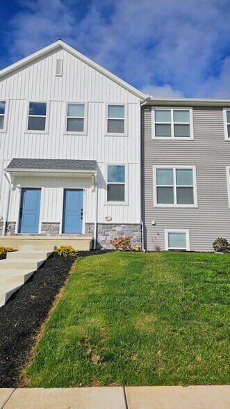 Building Photo - 61 N Conifer Dr