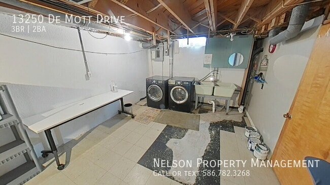 Building Photo - 13250 De Mott Dr