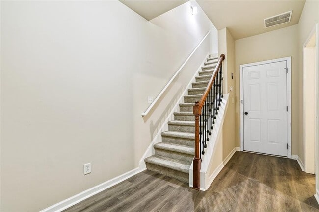 Building Photo - 771 Riverdance Dr