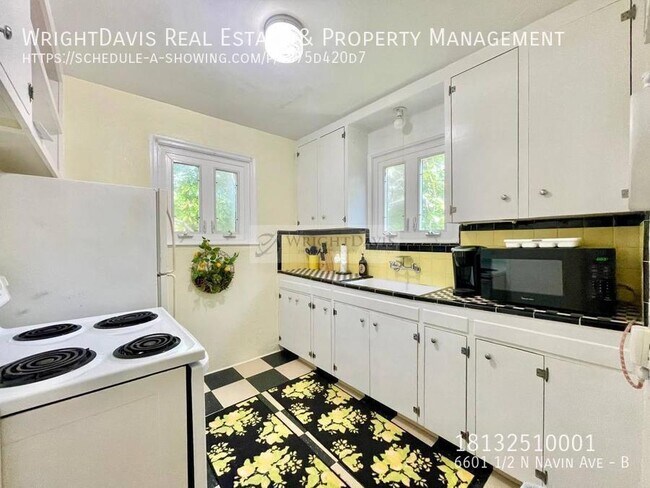 Building Photo - 6601 1/2 N Navin Ave-B