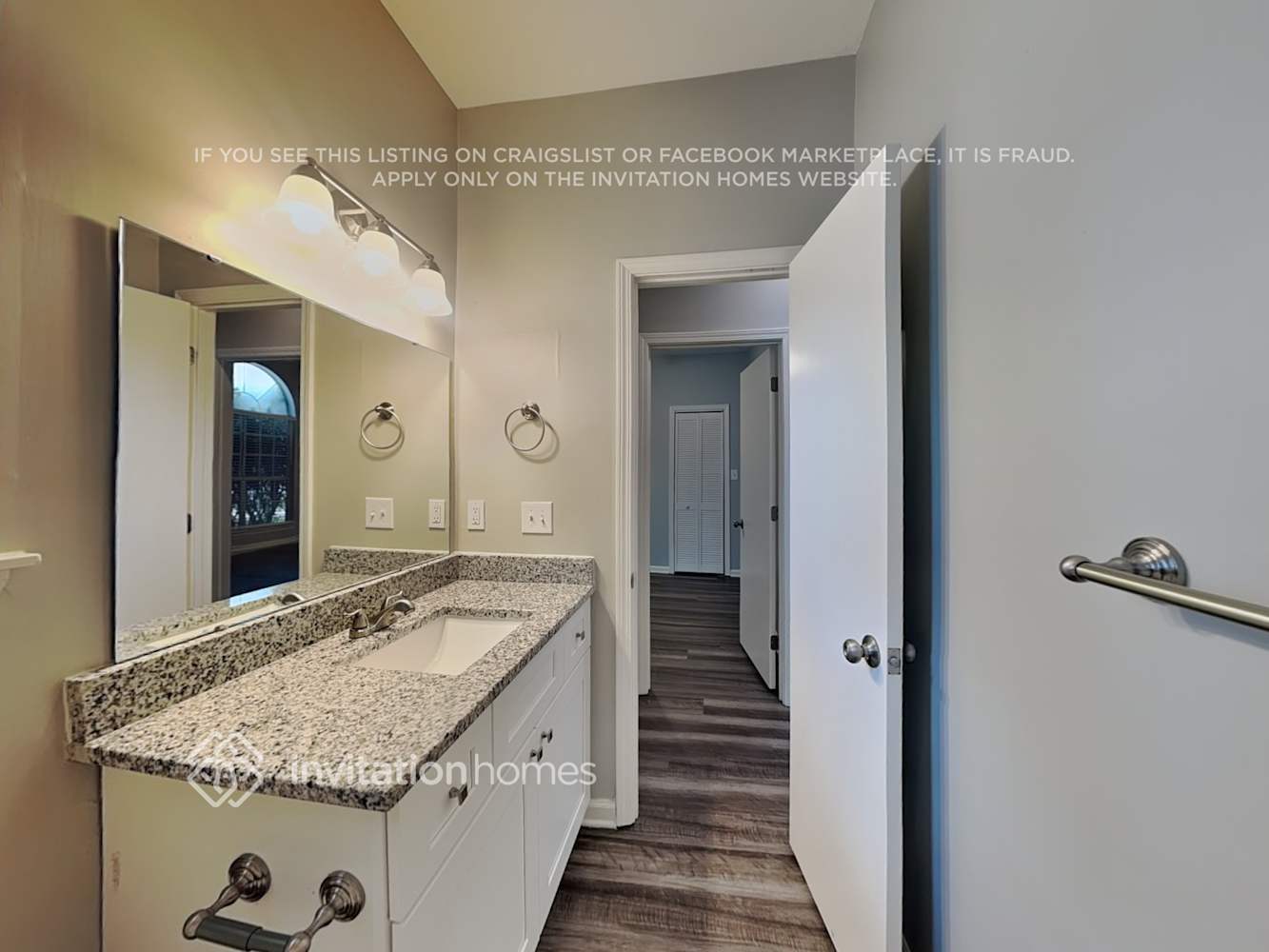 Building Photo - 594 Viking Pl SW