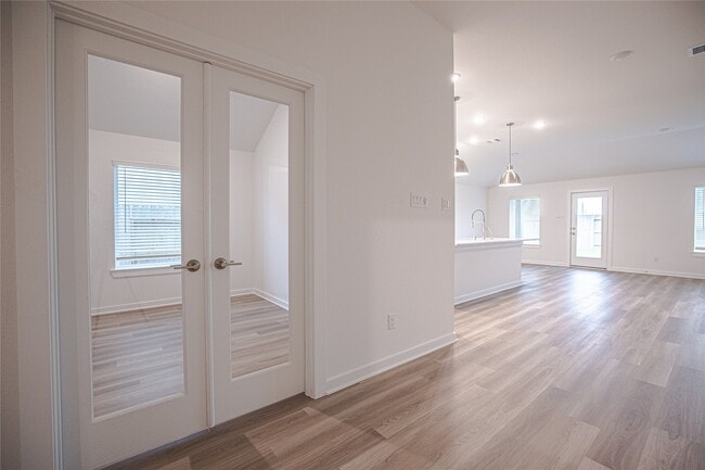 Building Photo - 5810 Sunkissed Dr