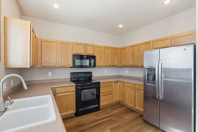 Building Photo - $2,245.95, 3 Beds - 3.5 Bath, Single Family Home in Colorado Springs with 2-Car Detached Garage!