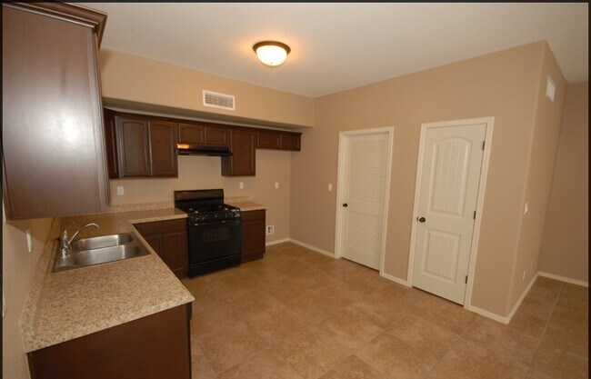 Building Photo - 14302 Pancho Gonzalez Ct