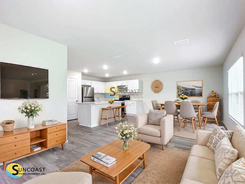 Primary Photo - 19 Wood Amber Ln