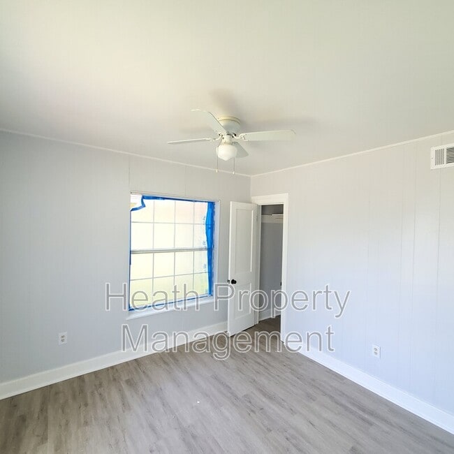 Building Photo - 1735 25th St S