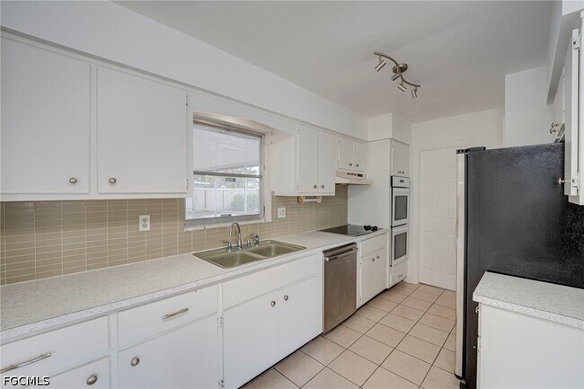 Building Photo - 220 Punta Alta Ct
