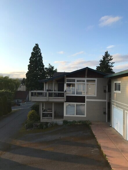 Building Photo - 325 C St