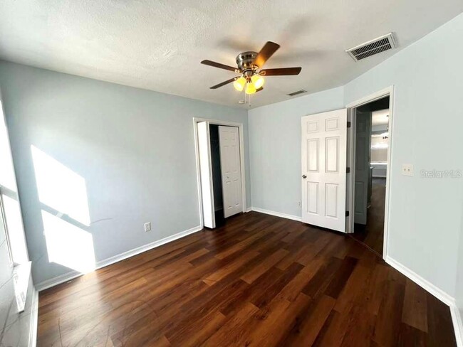 Building Photo - 10618 Logan Chase Ln