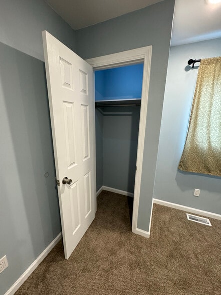 Building Photo - 1838 Phillips Ave