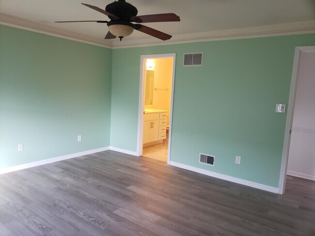 Building Photo - 5809 Phillips Rd