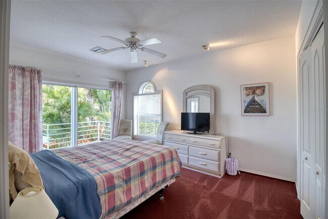 Building Photo - 131 Sands Pt Dr