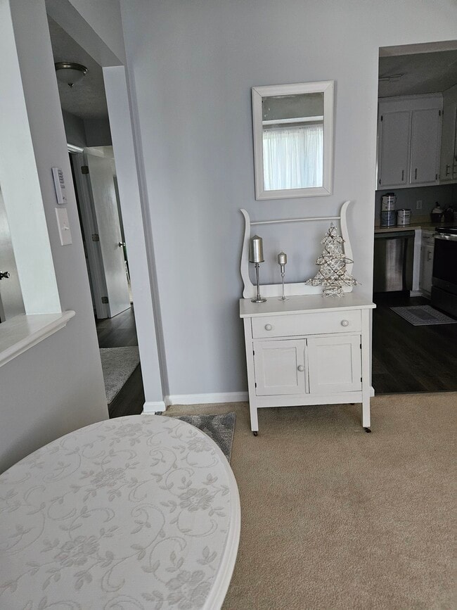 Building Photo - 309 Crestwood Ct