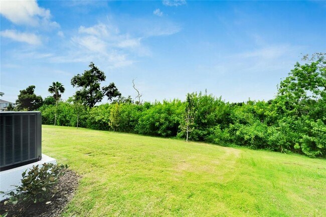 Building Photo - 943 Signet Dr
