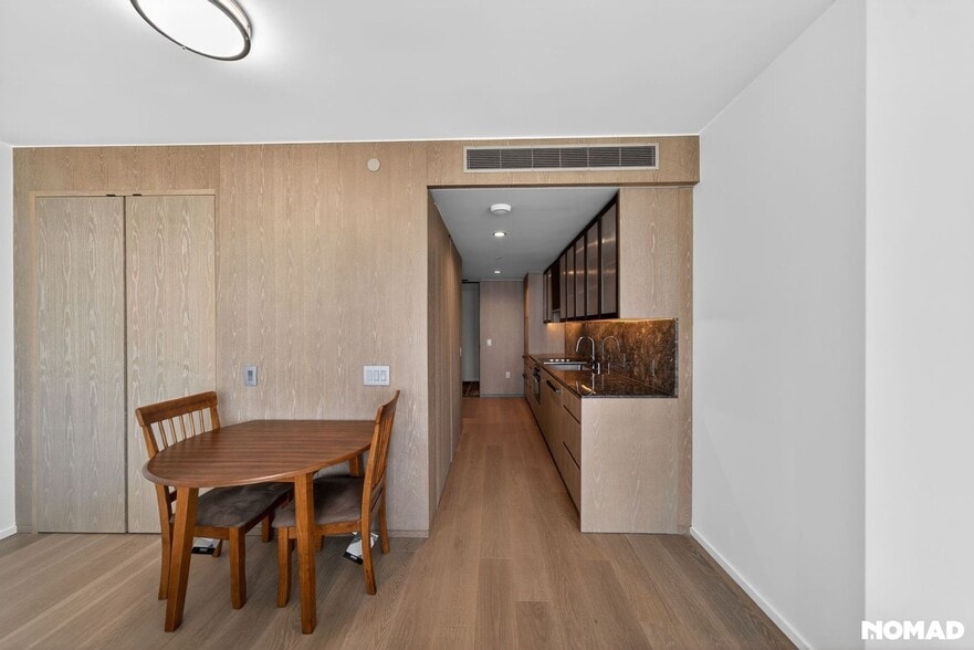 Building Photo - 1000 Auahi St