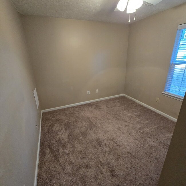 Building Photo - Private 3-Bdr 2 Full Bath Ranch with large fenced backyard and workshop.