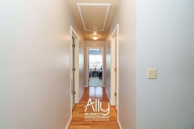 Building Photo - 2733 Southern Hills Ct