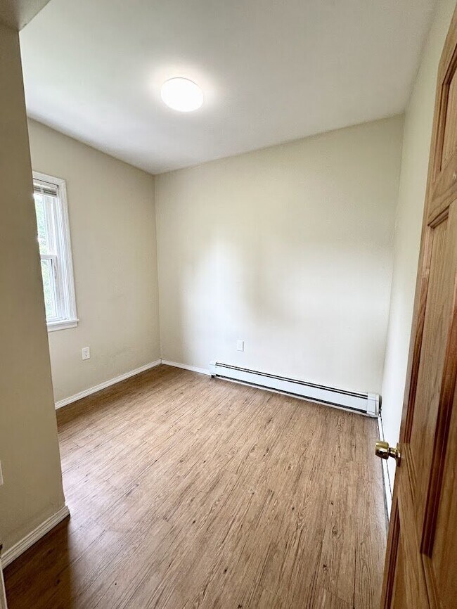 Building Photo - 281 Ontario St