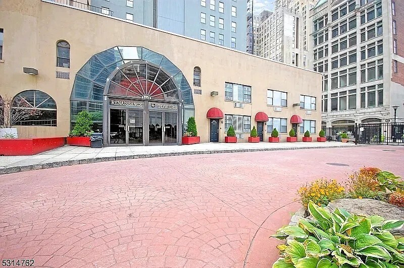 Building Photo - 111 Mulberry St