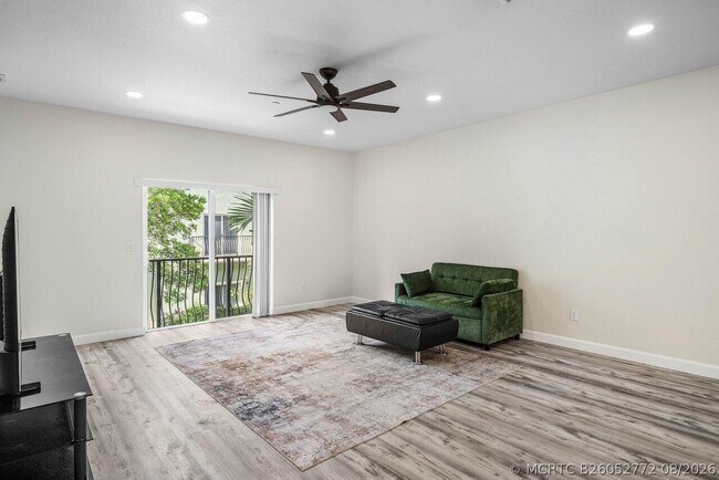 Building Photo - 48 NW Hawthorne Pl