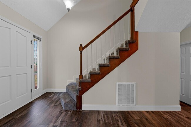 Building Photo - 1745 Ewing Ford Rd