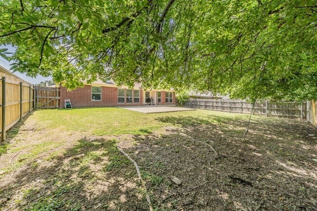 Building Photo - Spacious single-story 4-bedroom, 2-bath home in Arlington, Mansfield ISD