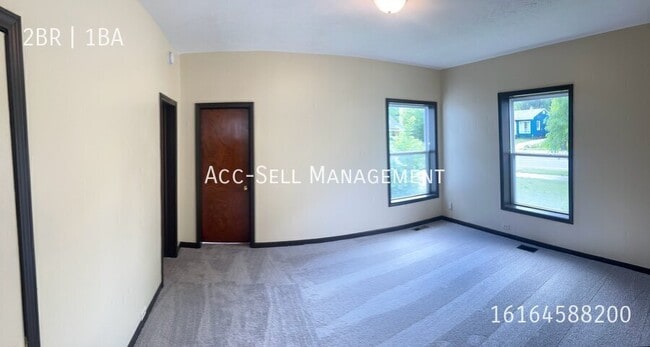 Building Photo - 427 Leonard St NE