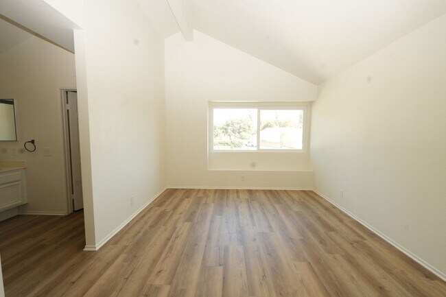 Building Photo - 103 Crystal Springs Rd