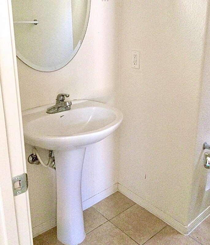 Building Photo - 13265 La Crescenta Ave