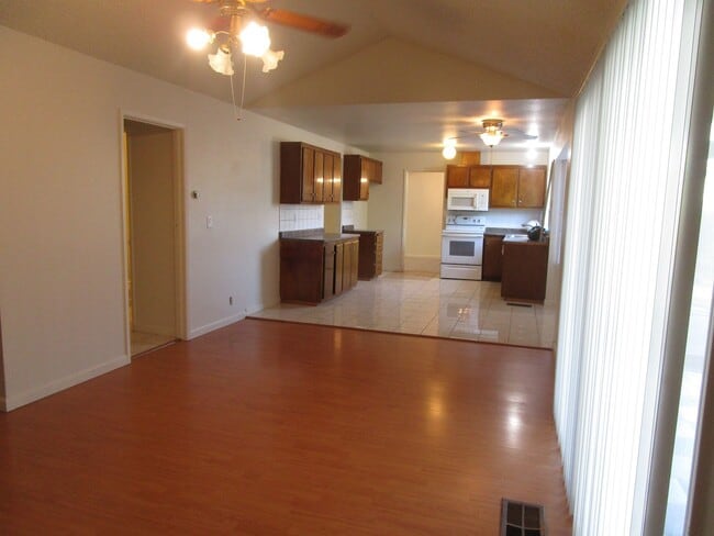 Building Photo - 812 Briarwood Ct