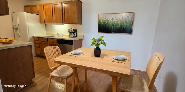 Building Photo - Top-floor 2-bedroom, 1-bath condo in Thornton with lots of natural light.