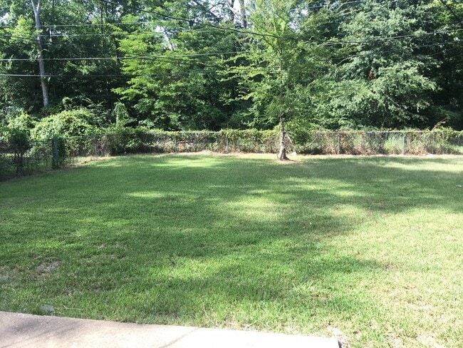 Building Photo - LINWOOD- section 8 approved