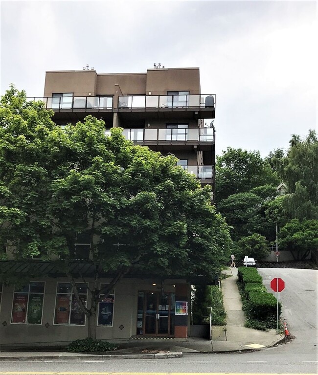 Building Photo - 701 Galer St