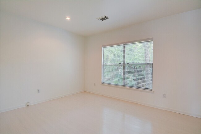 Building Photo - 10 E Indian Sage Cir