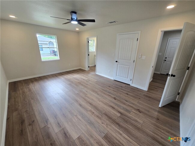 Building Photo - 1025 Terra Alta Dr