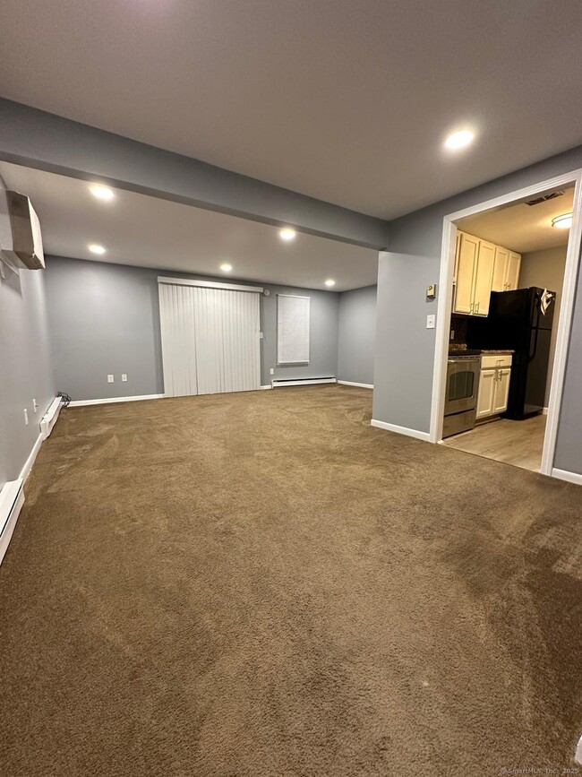 Building Photo - 83 Cinnamon Spring