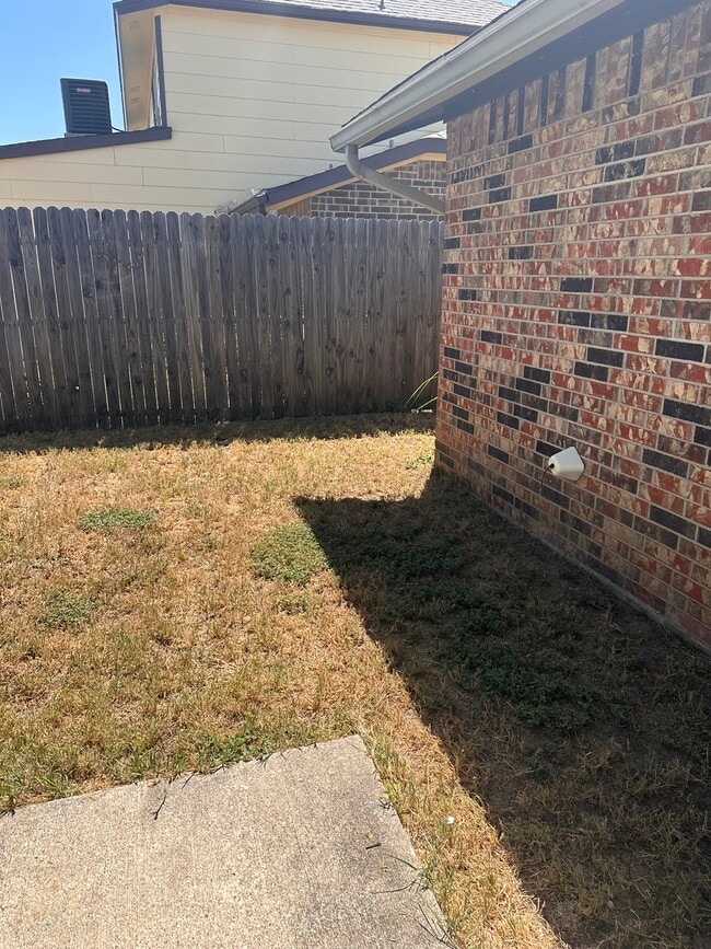 Building Photo - 623 Wolftrap Dr