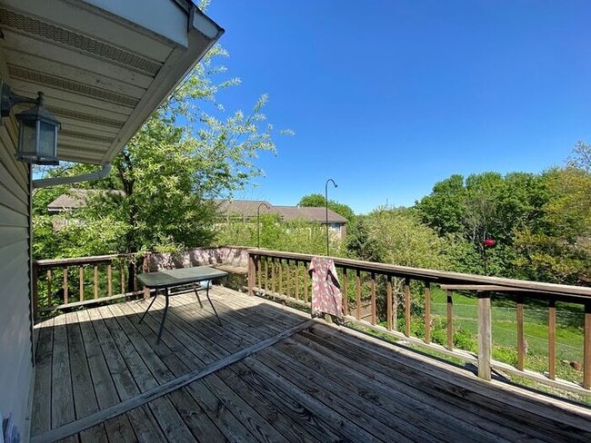 Building Photo - $1,975 | 3 Bedroom, 2.5 Bathroom Home | Ca...