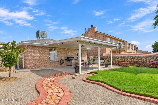 Building Photo - 4648 Robert Acosta Dr