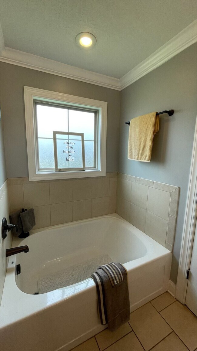Building Photo - 212 Victorian Lakes Dr