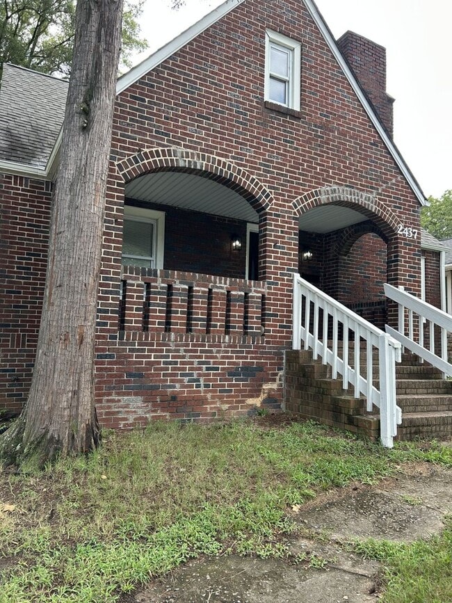 Primary Photo - 2437 N Patterson Ave