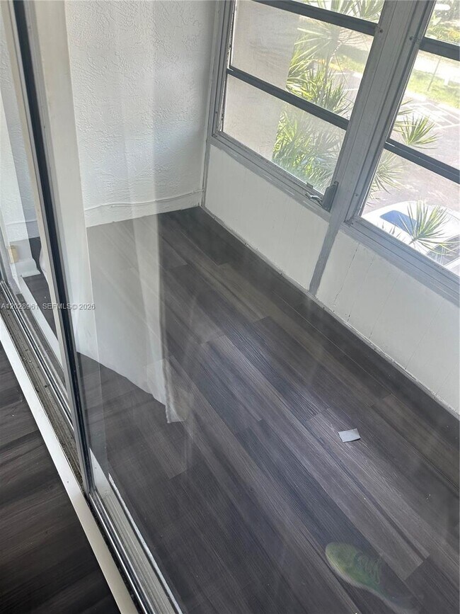 Building Photo - 5 Jacaranda Country Club Dr