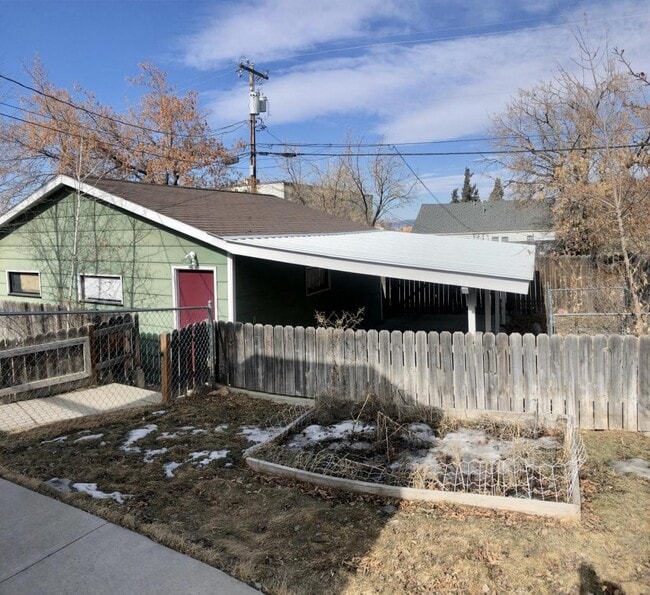 Building Photo - 1208 9th Ave