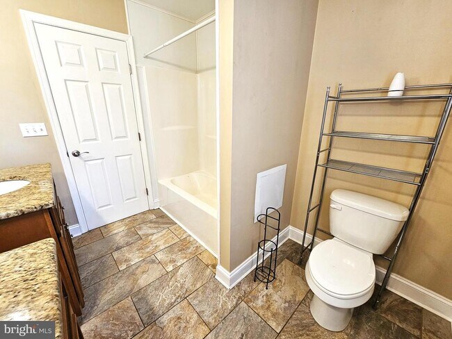 Building Photo - 5641 Scottish Highlands Cir