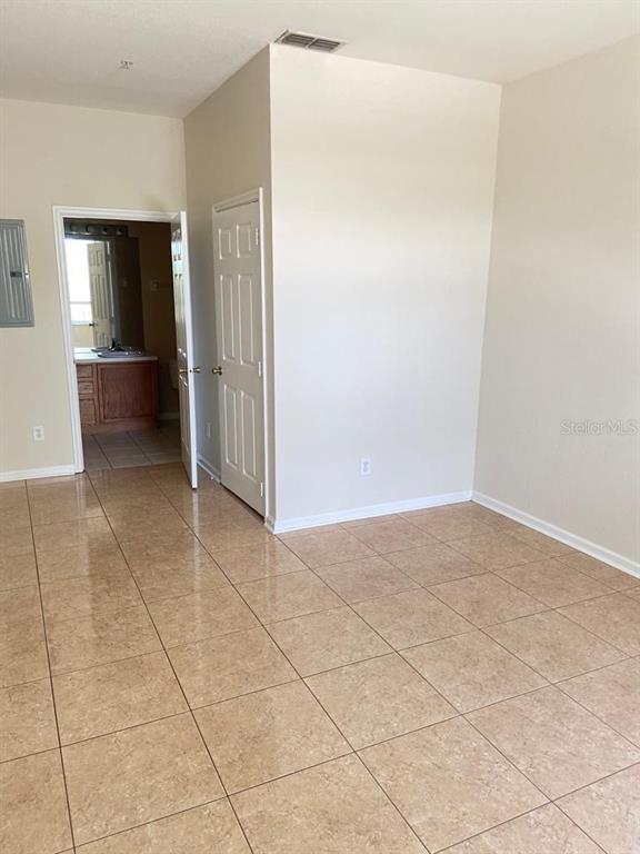 Building Photo - 6100 Stevenson Dr